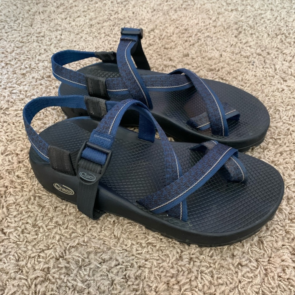 size 9 blue and black chaco